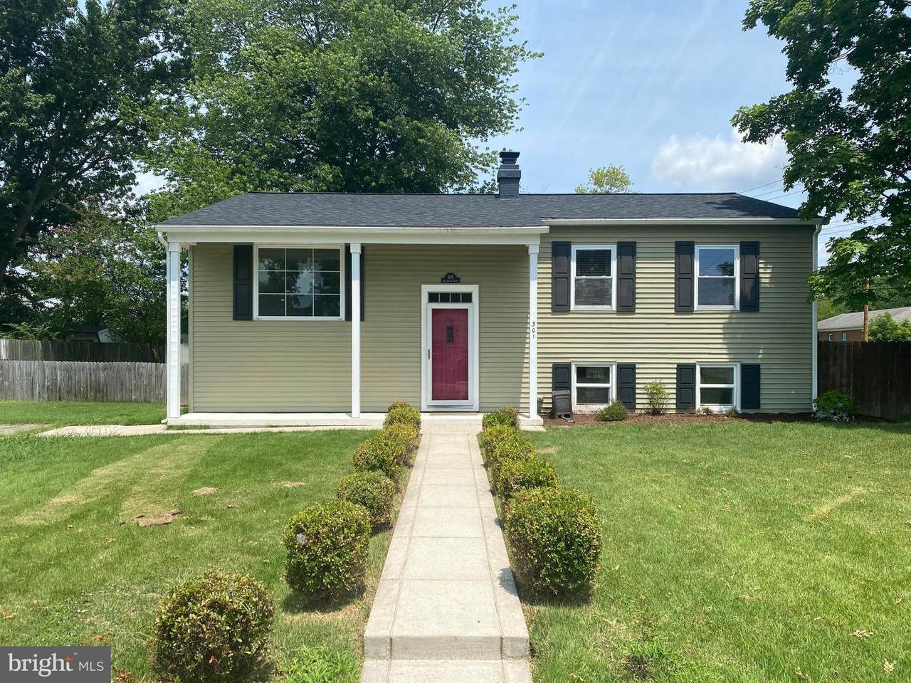 301 Arlington Drive - Photo 1