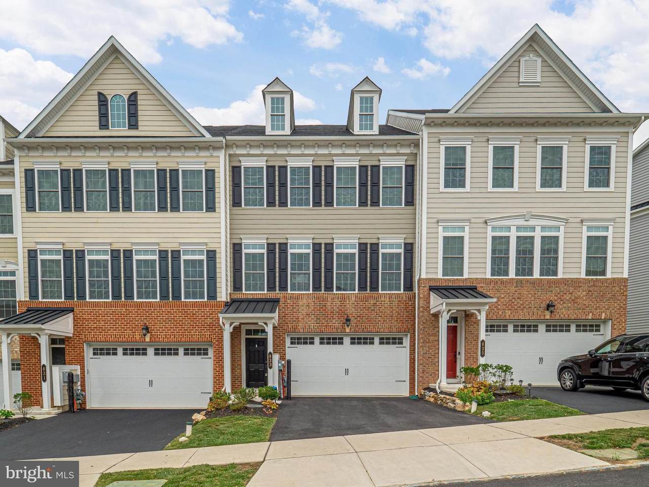 833 Stonecliffe Road - Photo 1