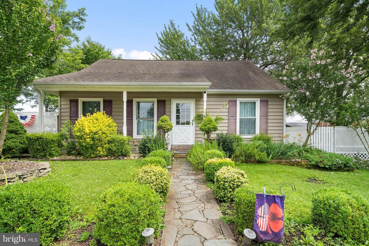 40 Lawn Avenue - Photo 1