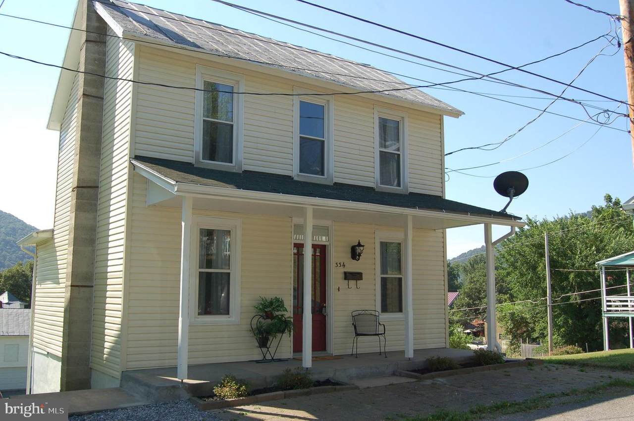 334 Lincoln Street - Photo 1