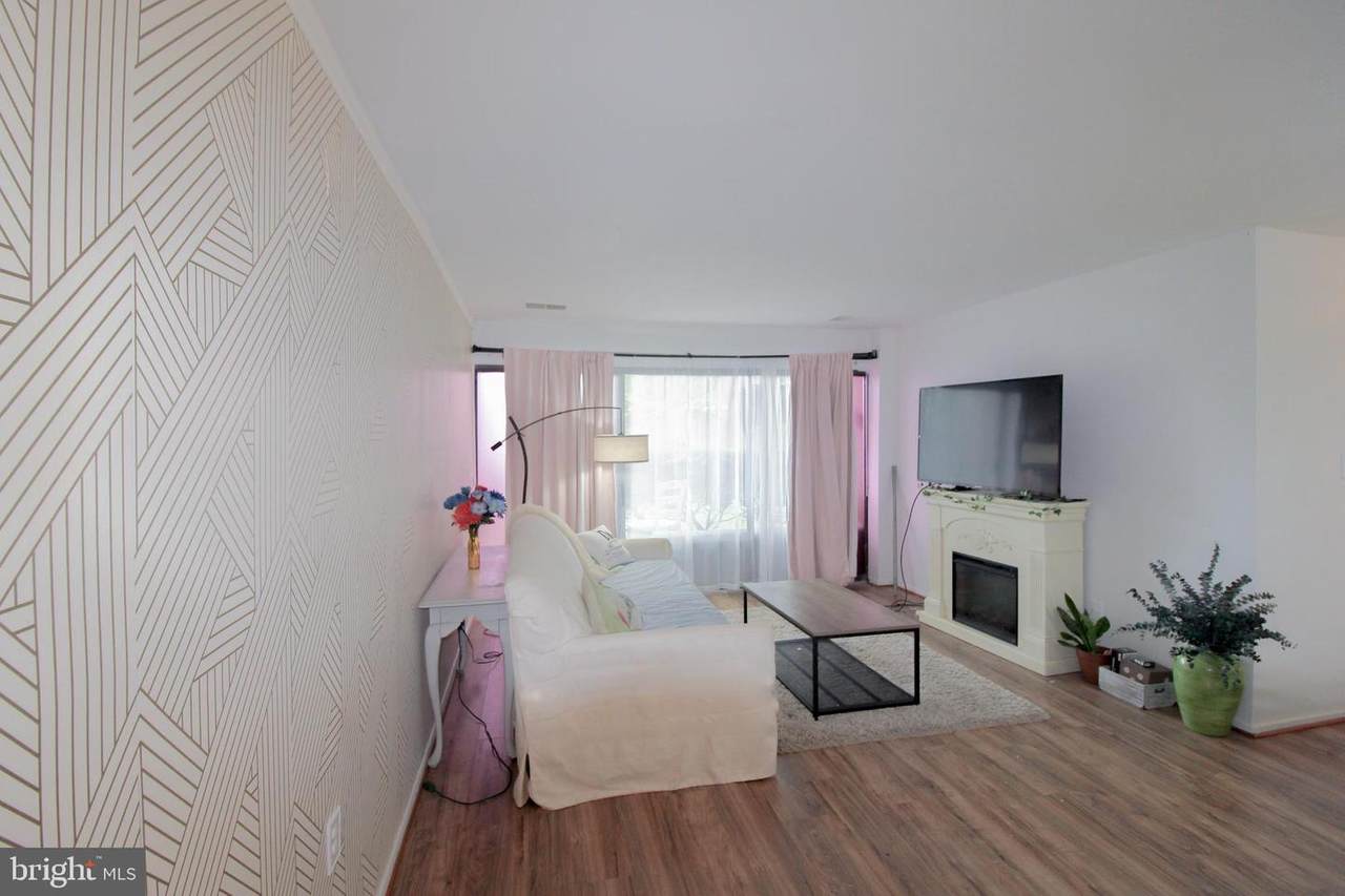 545 Florida Avenue - Photo 1
