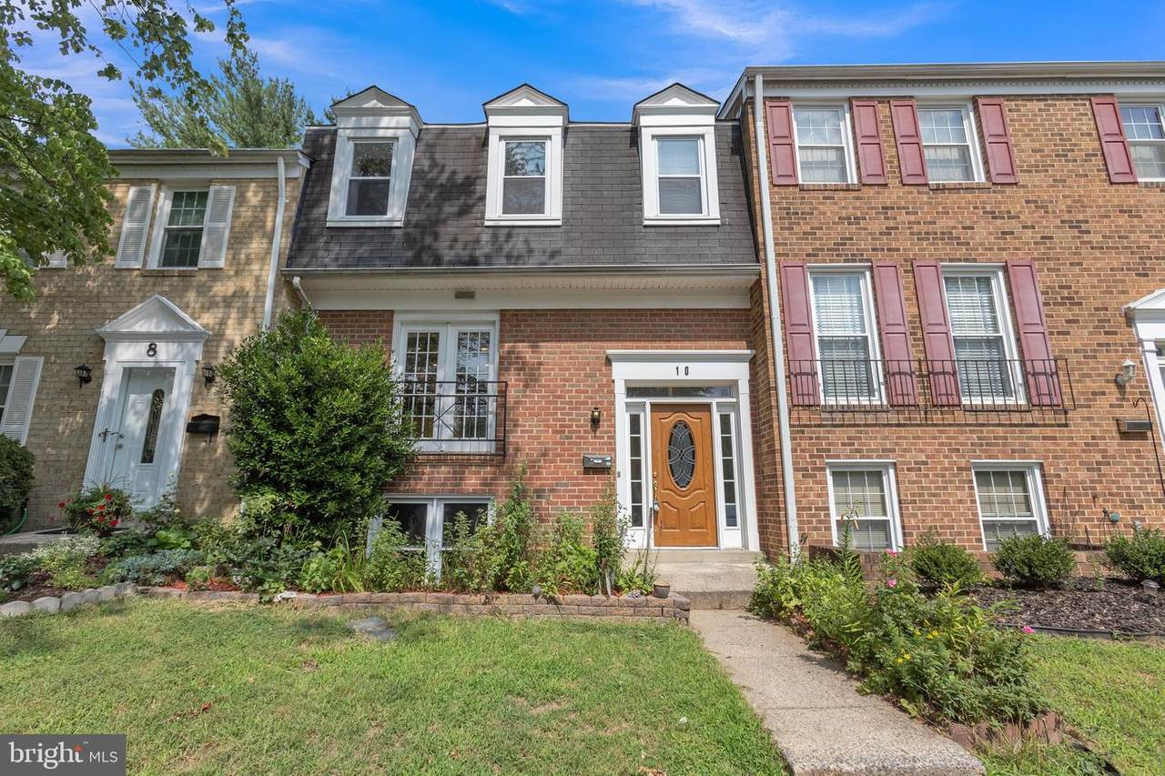 10 Oak Shade Road - Photo 1