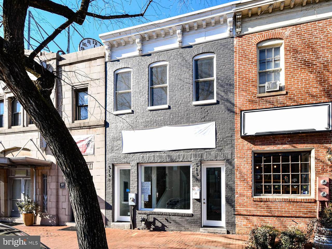 515 11TH Street - Photo 1