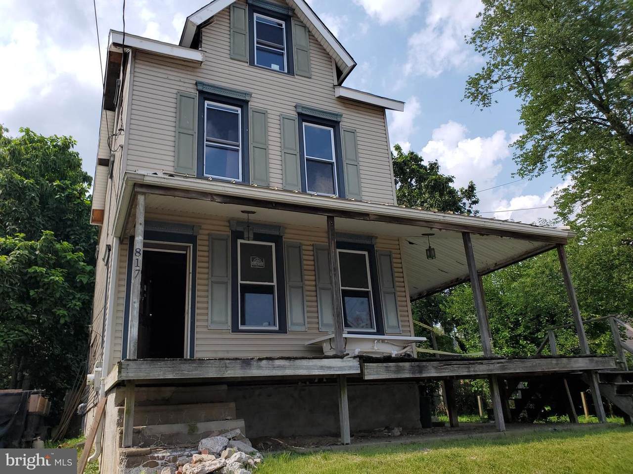 817 North Street - Photo 1