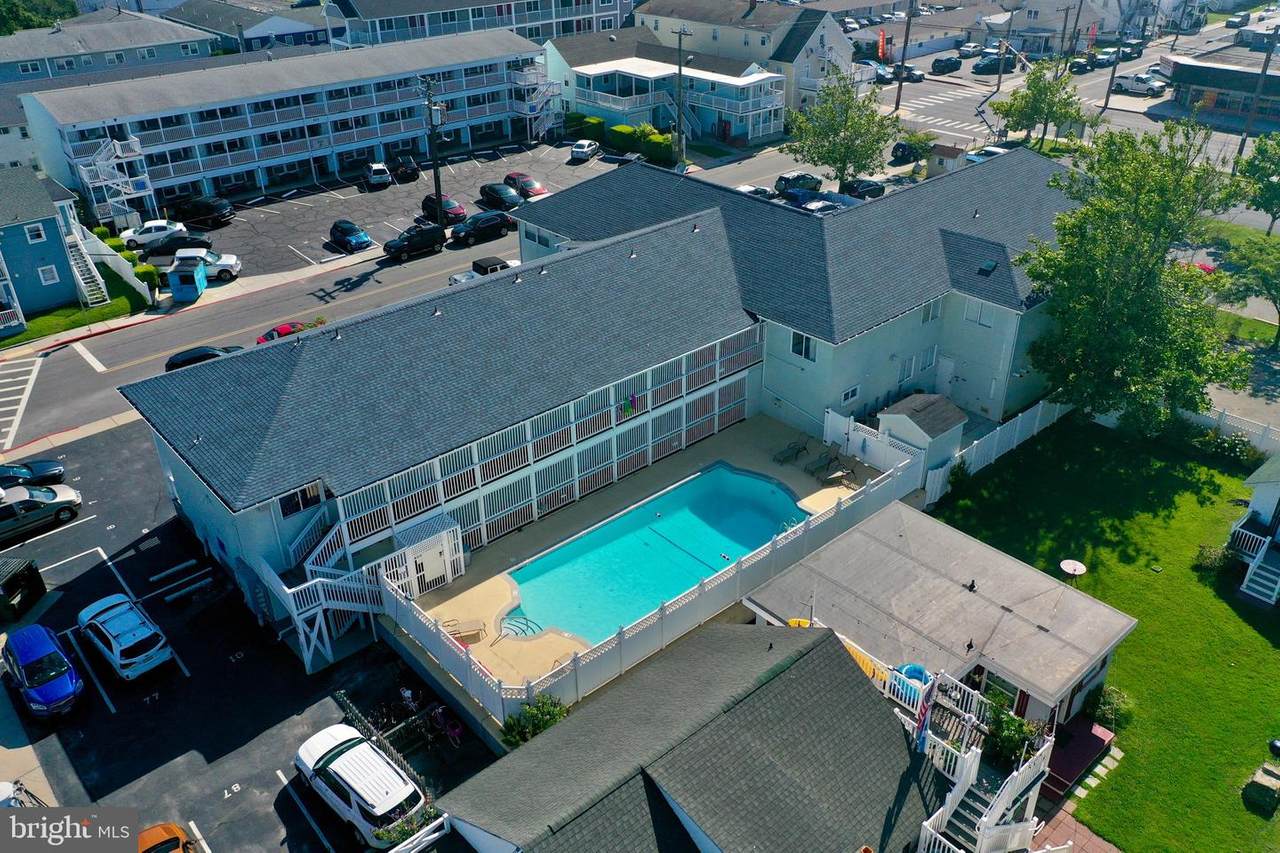 207 8TH Street - Photo 1