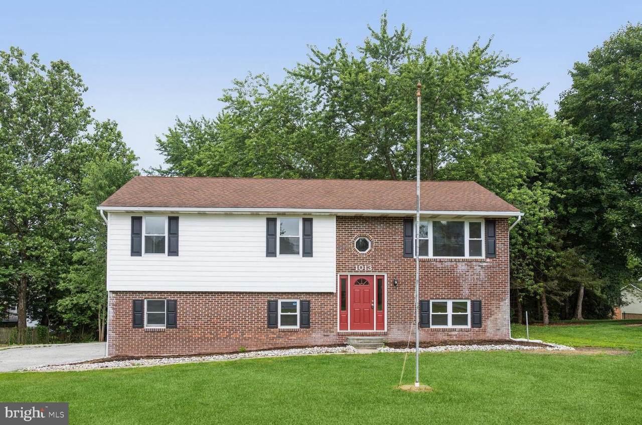 1013 Heritage Drive - Photo 1