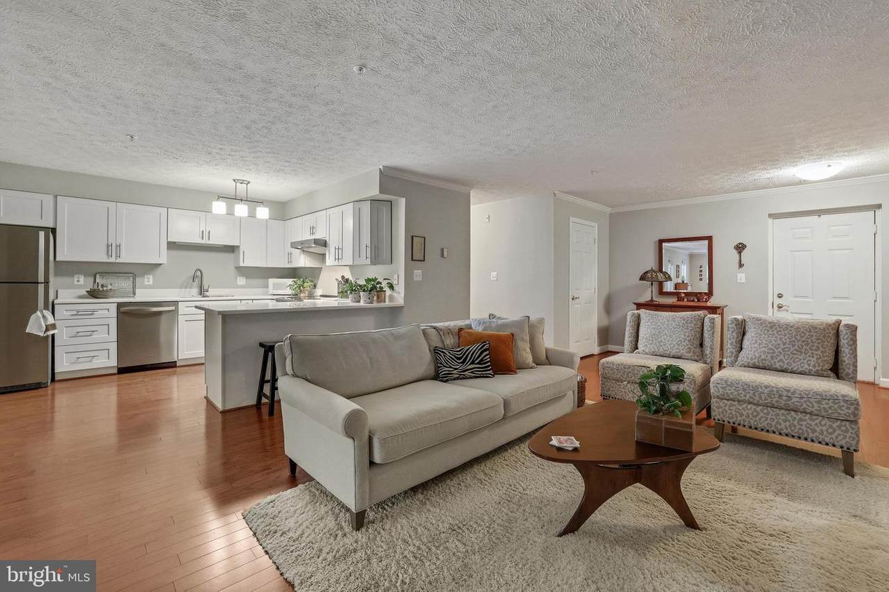 625 Admiral Drive - Photo 1