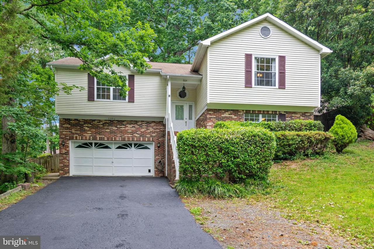1004 Columbus Drive - Photo 1
