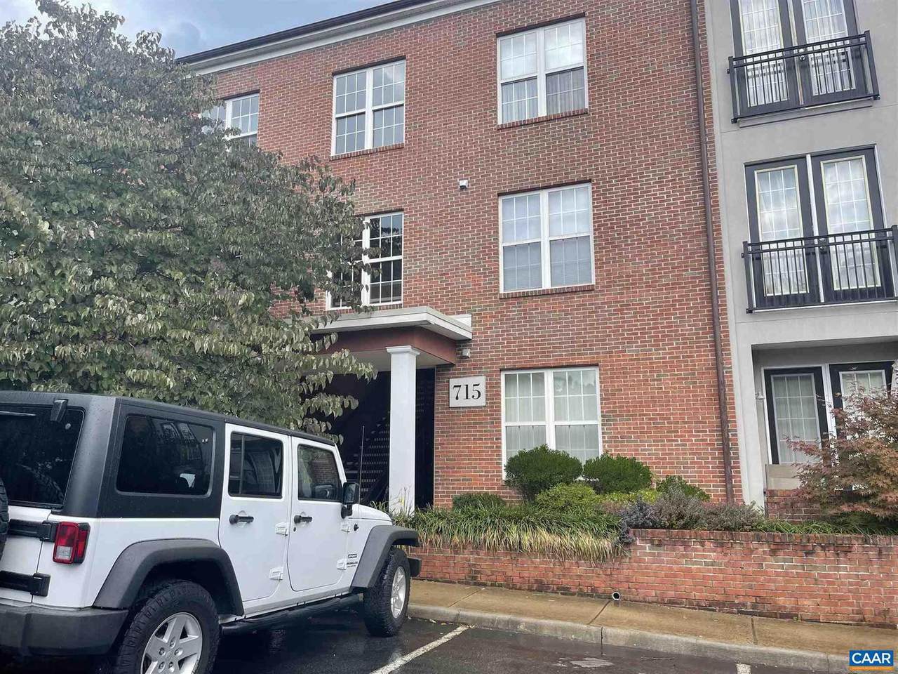 715 Walker Square - Photo 1