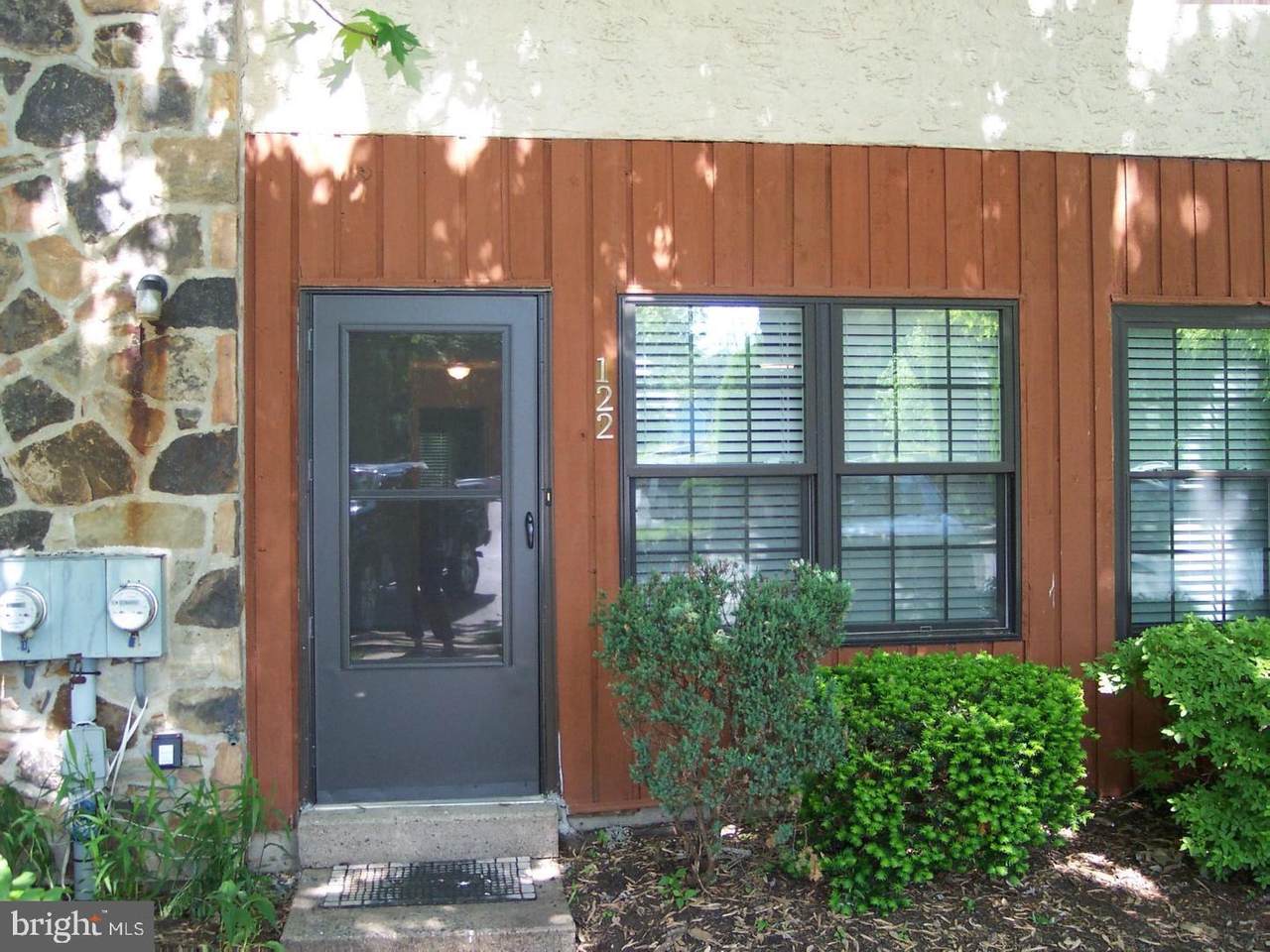 122 Wayne Court - Photo 1