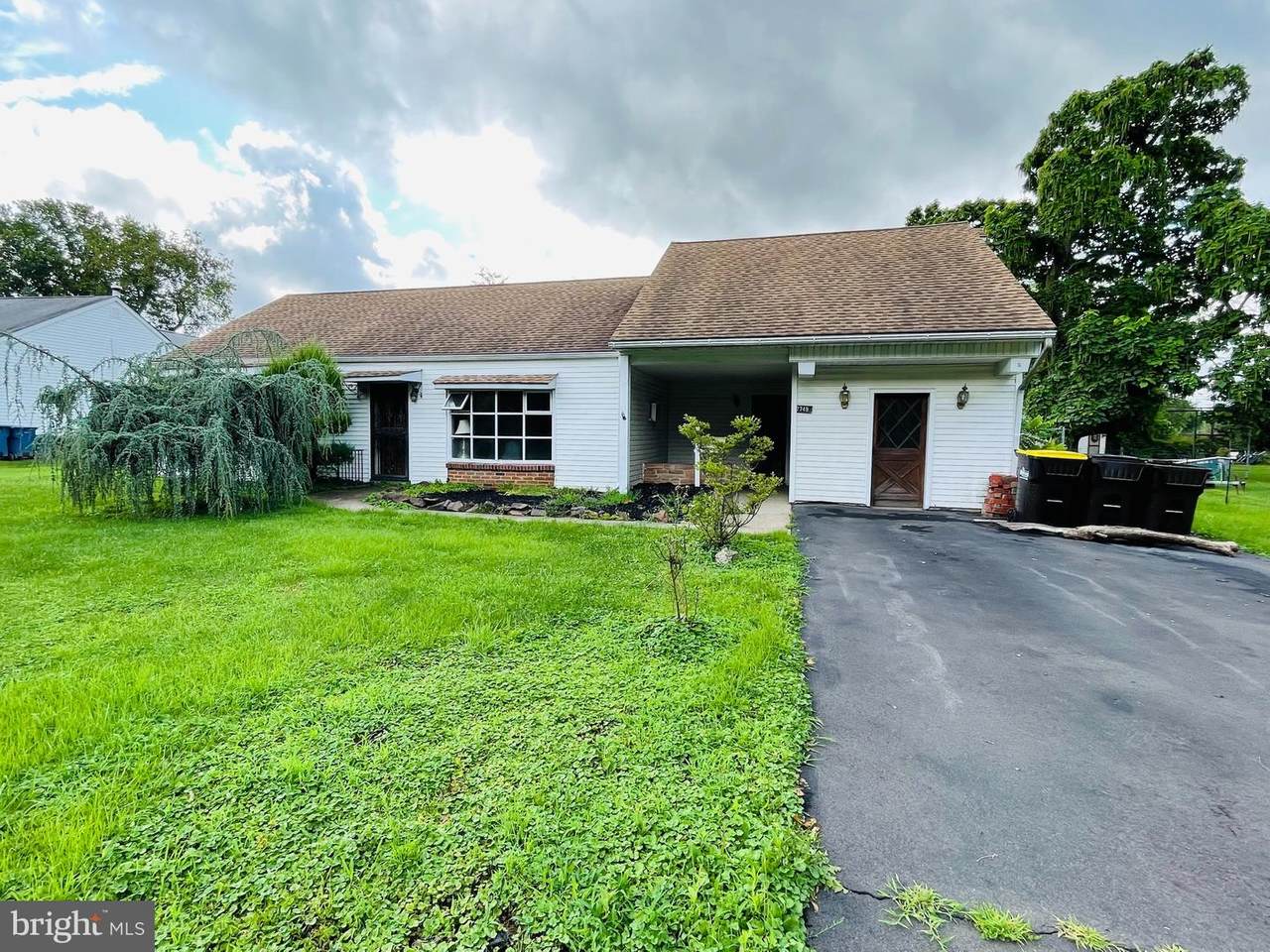 2749 Colmar Avenue - Photo 1