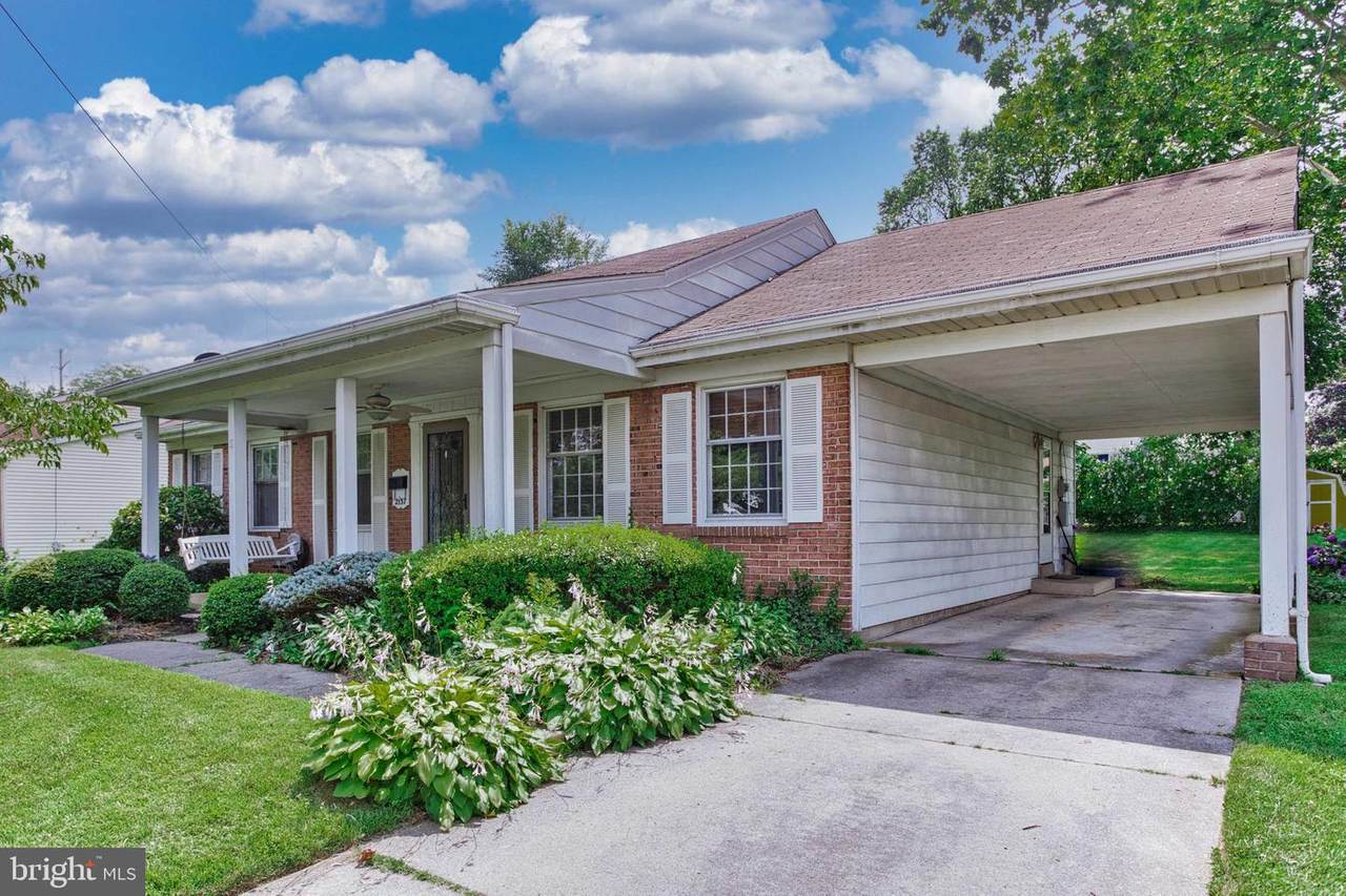 2137 Laurel Drive - Photo 1