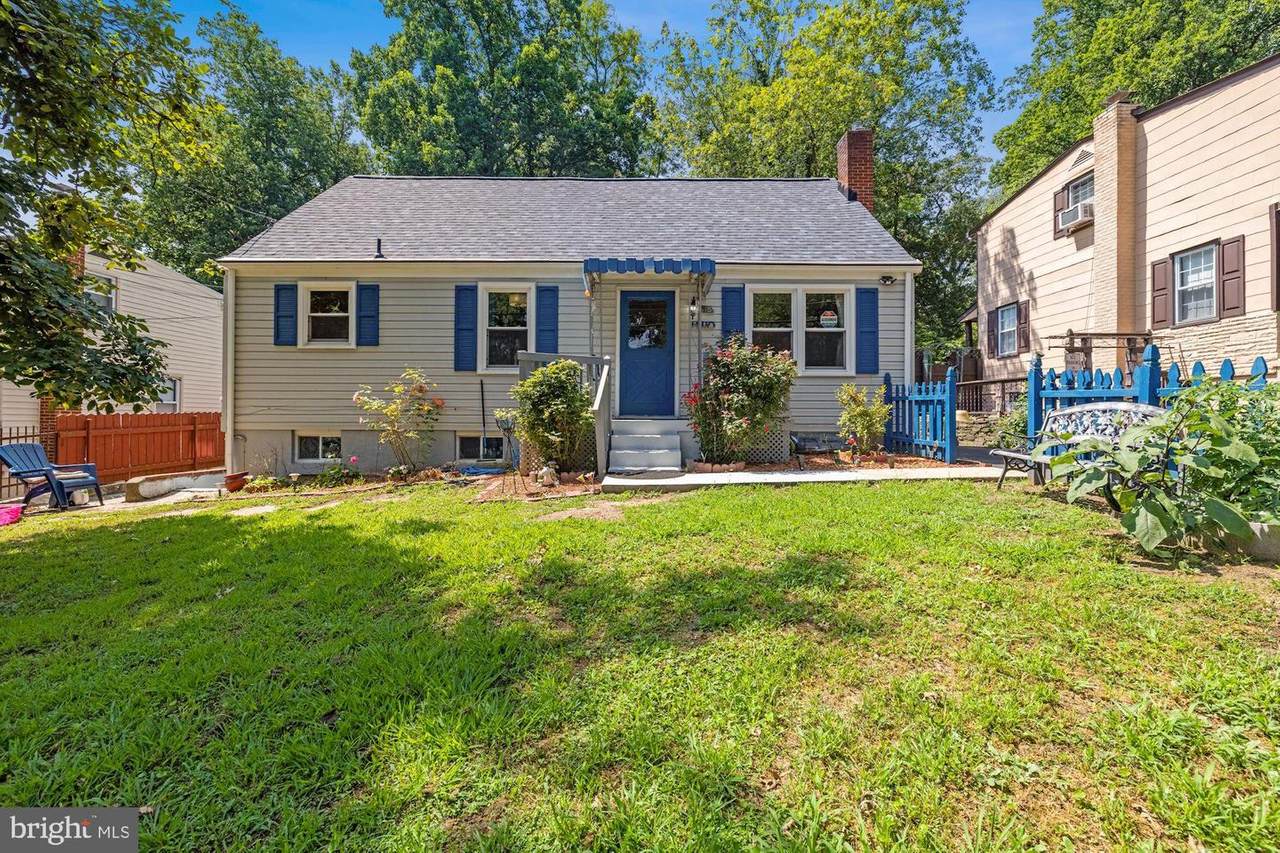 615 Rosemere Avenue - Photo 1