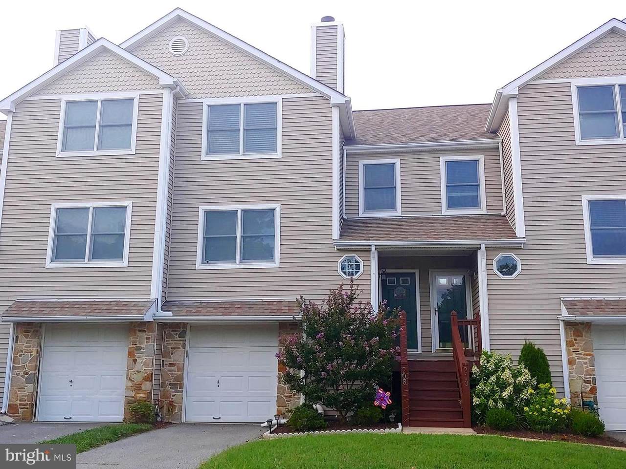 208 Ringneck Court - Photo 1