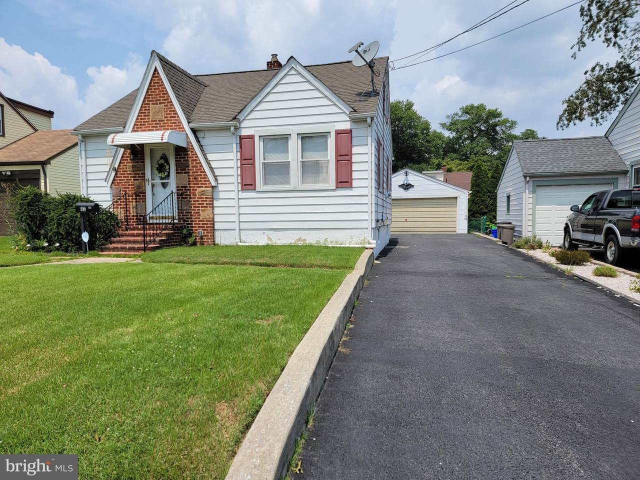 45 Buckingham Avenue - Photo 1