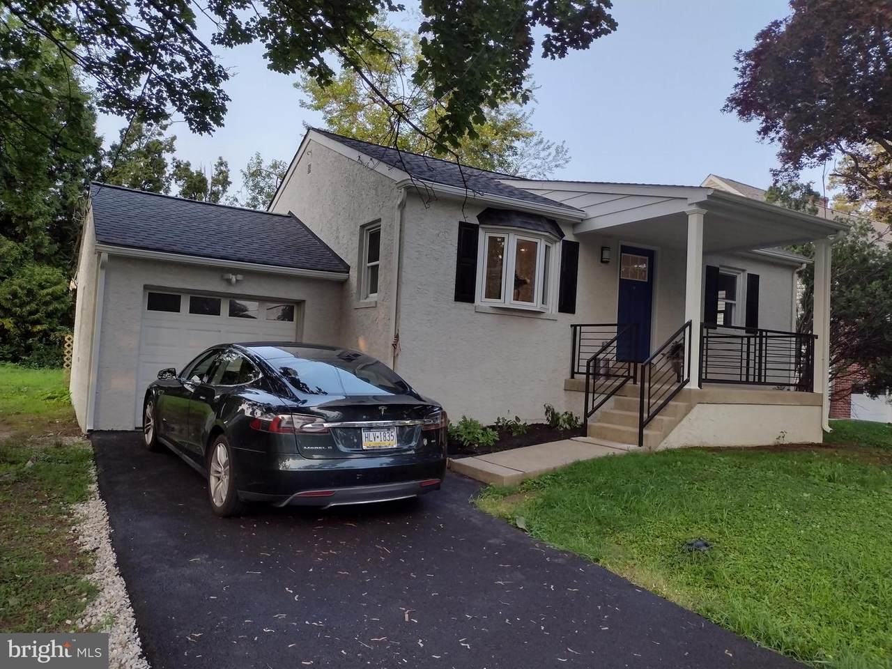 522 Rosewood Avenue - Photo 1