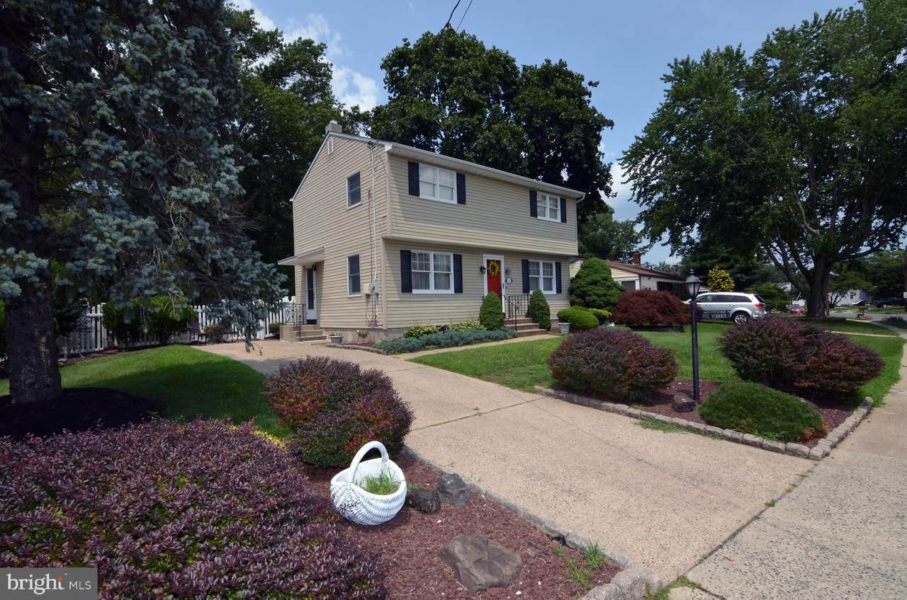 192 Elton Avenue - Photo 1