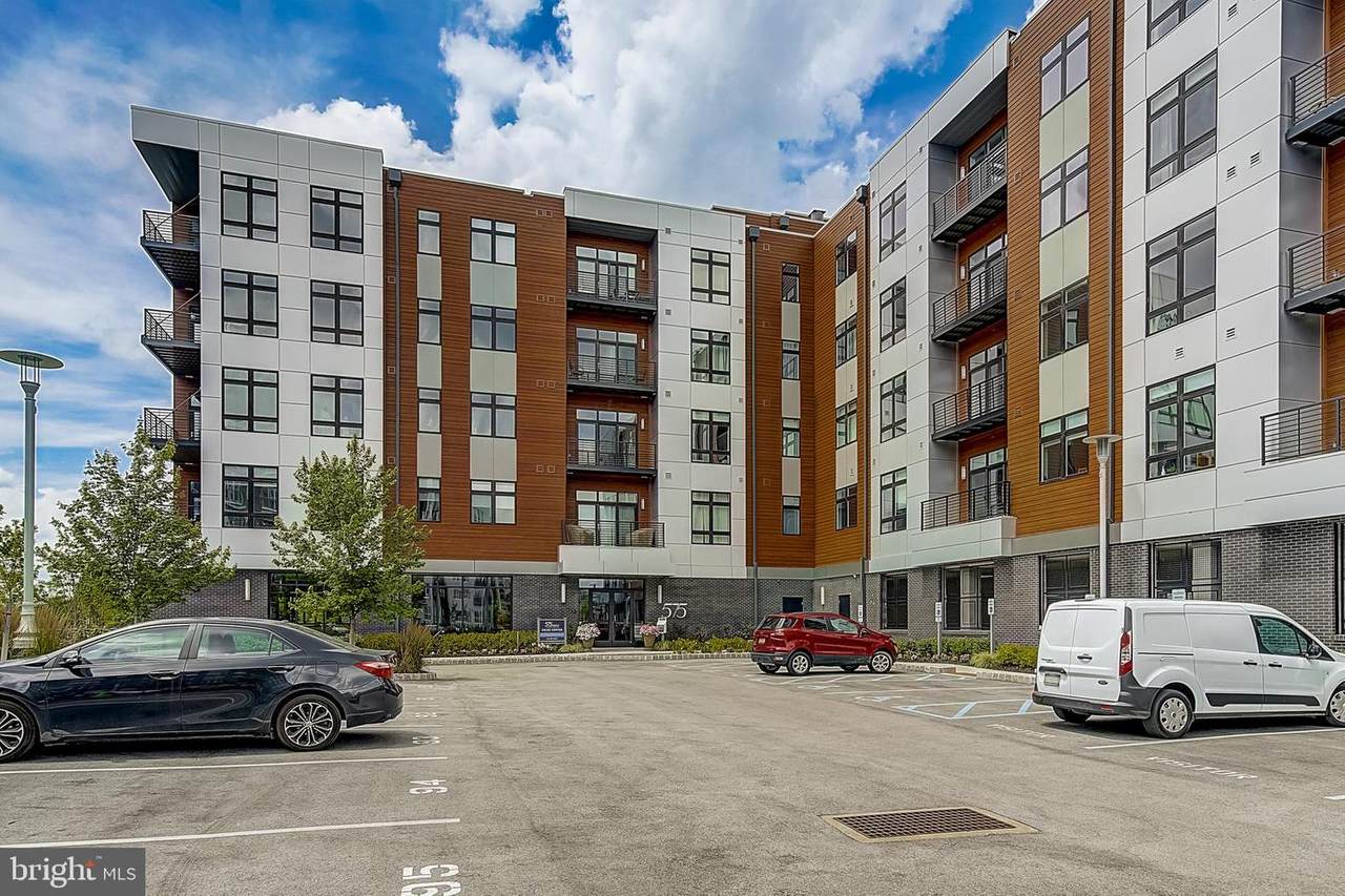 575 Goddard Boulevard - Photo 1