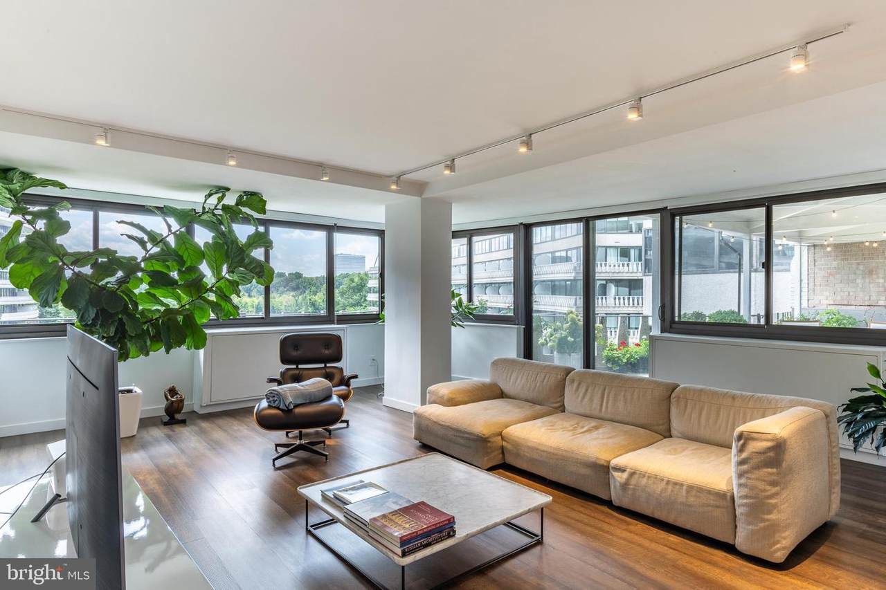 2510 Virginia Avenue - Photo 1