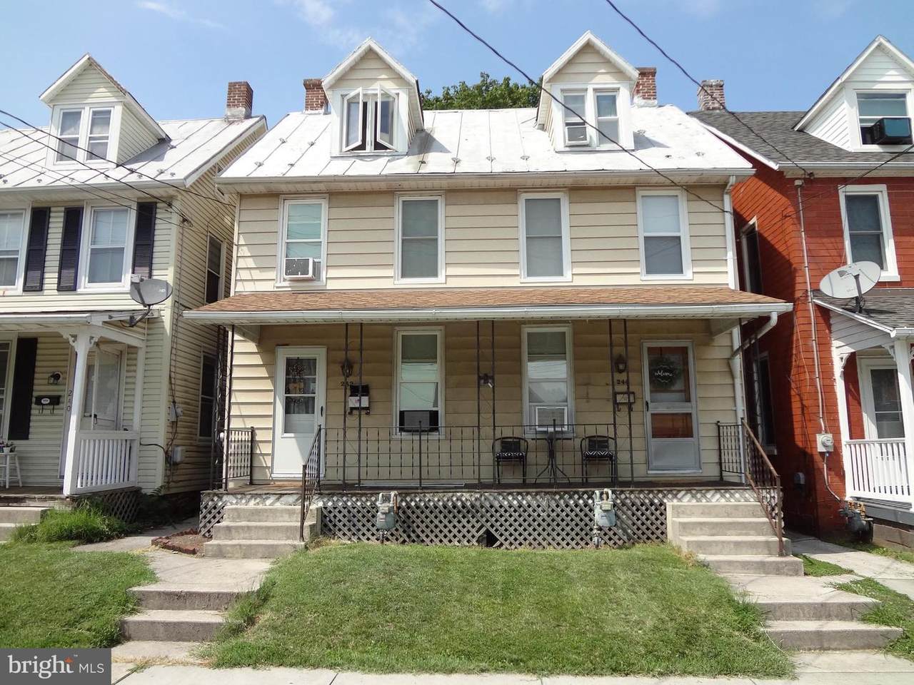 242 Middle Street - Photo 1
