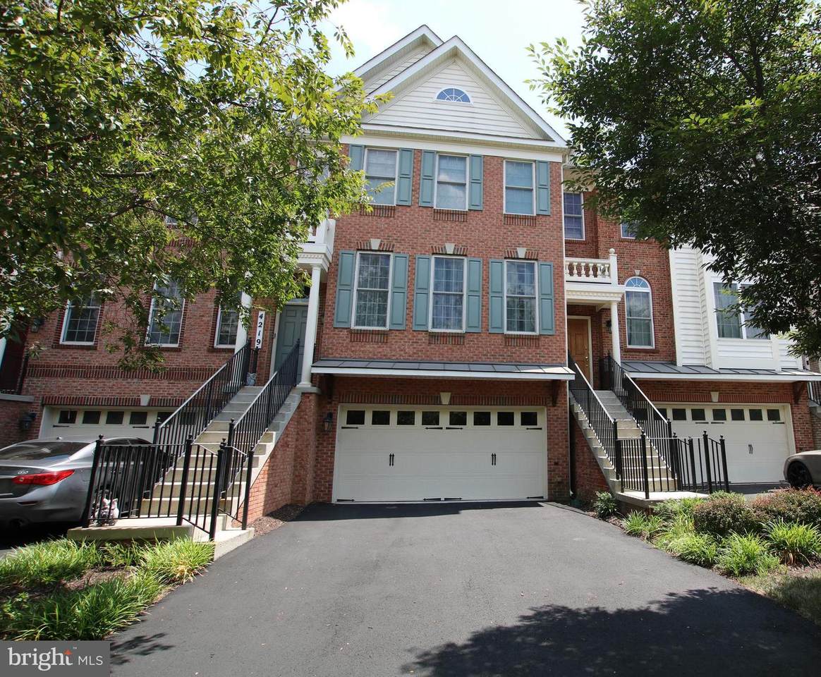 4219 Chariot Way - Photo 1