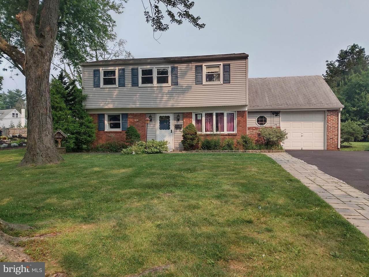 1032 Tomlinson Road - Photo 1