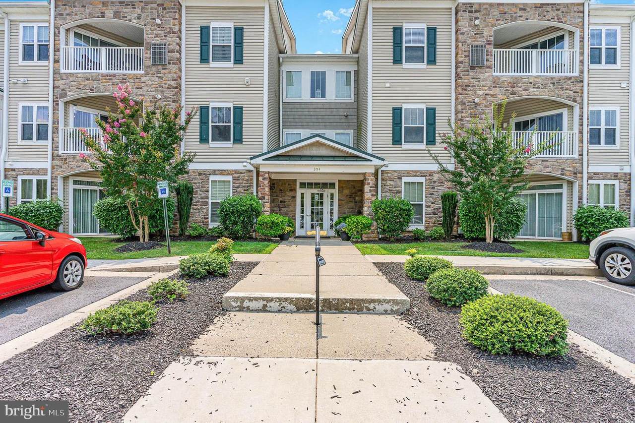 304 Wyndham Circle - Photo 1