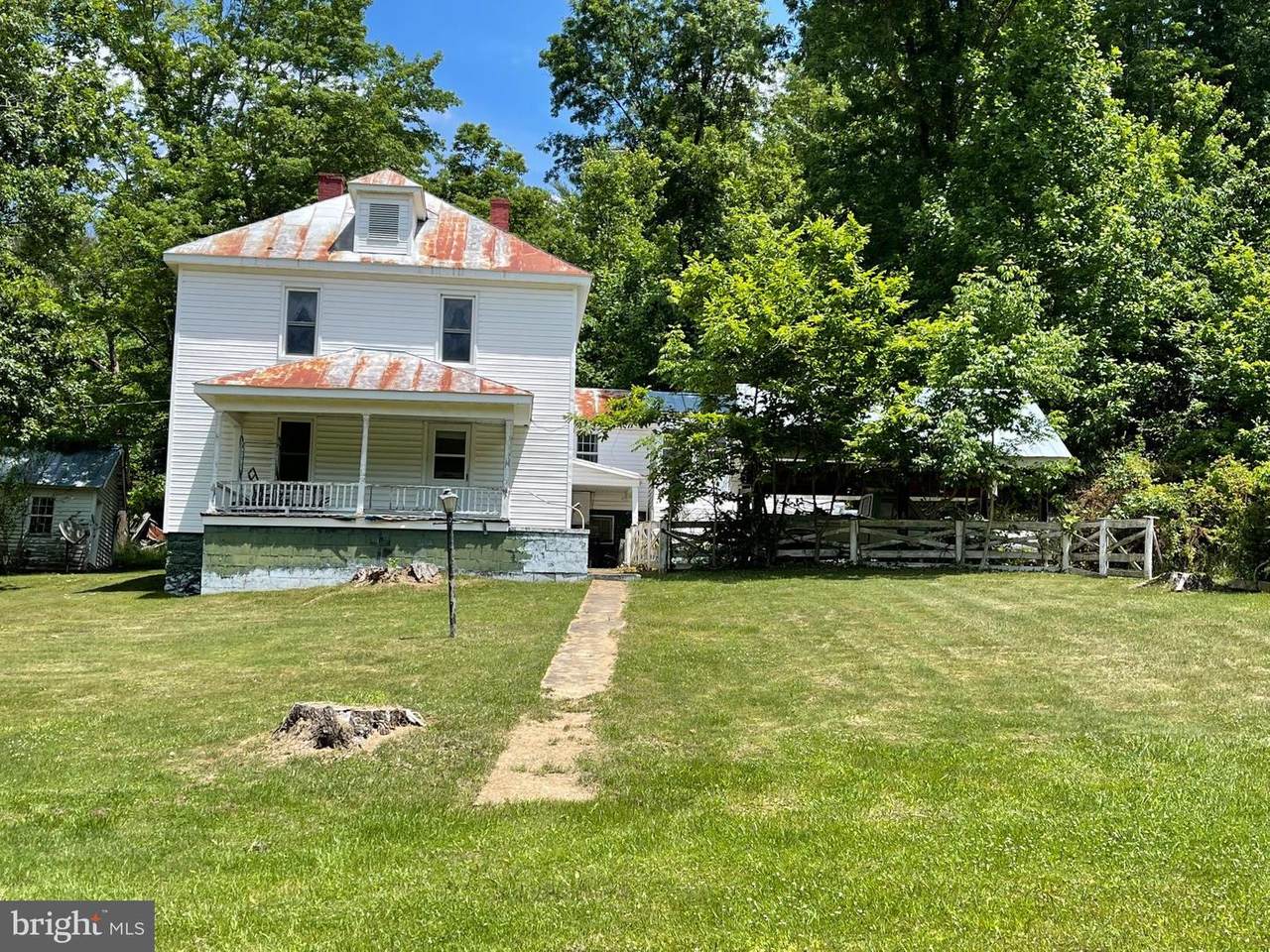 527 Jordon Hollow Road - Photo 1