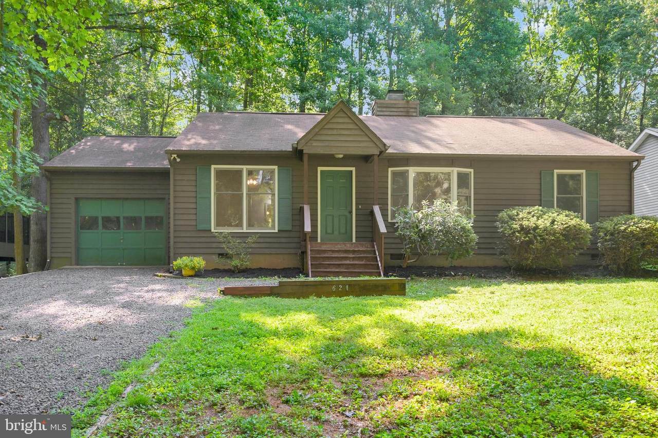 621 Harrison Circle - Photo 1