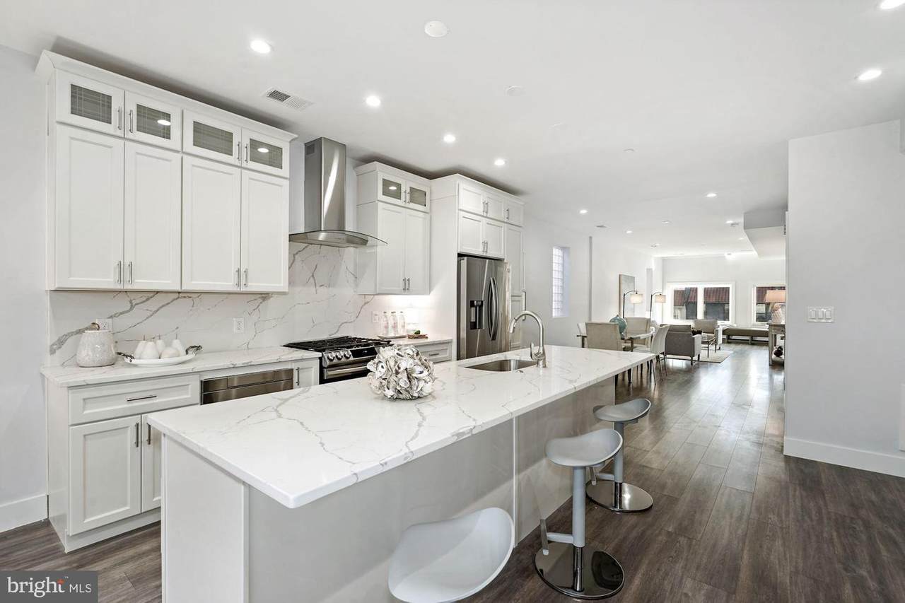431 Kenyon Street - Photo 1