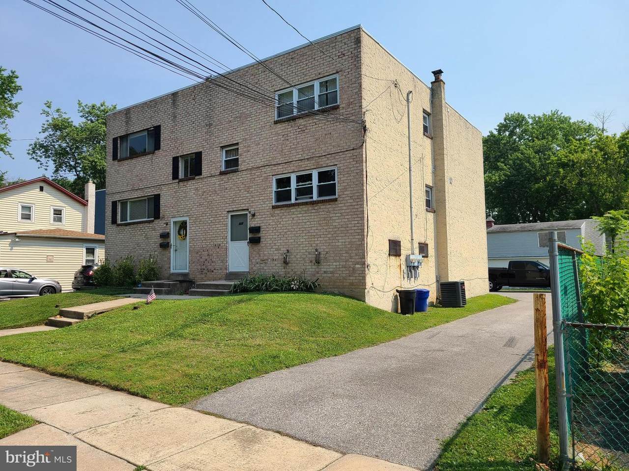 806 Poplar Avenue - Photo 1
