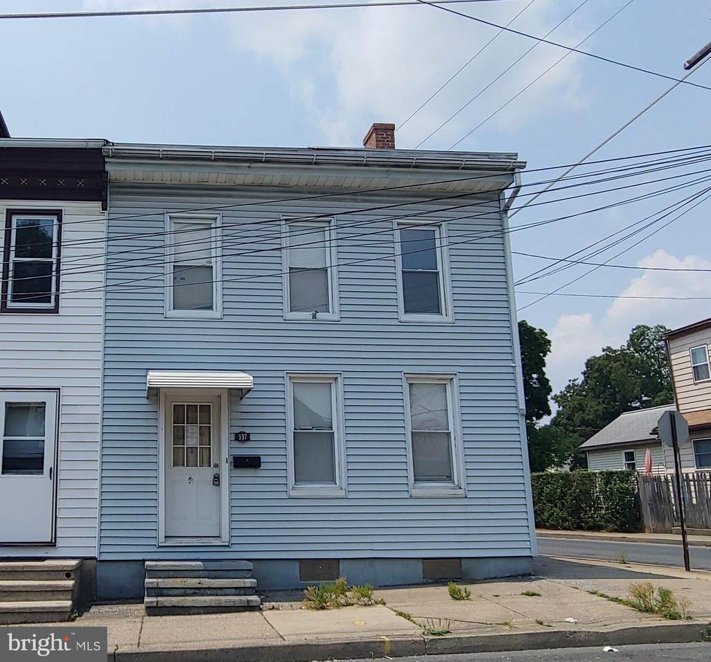 337 11TH Street - Photo 1