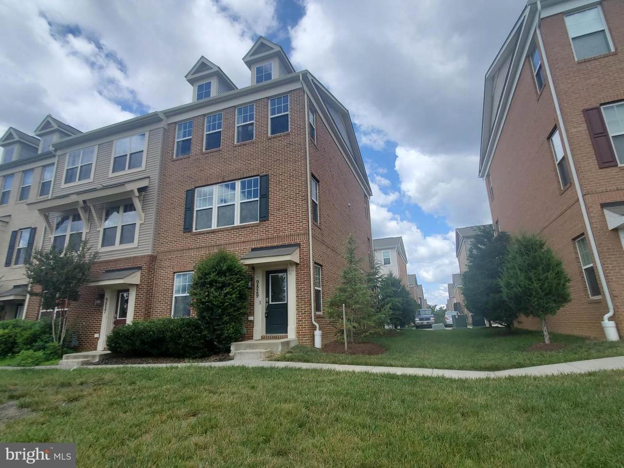 9829 Ushers Place - Photo 1