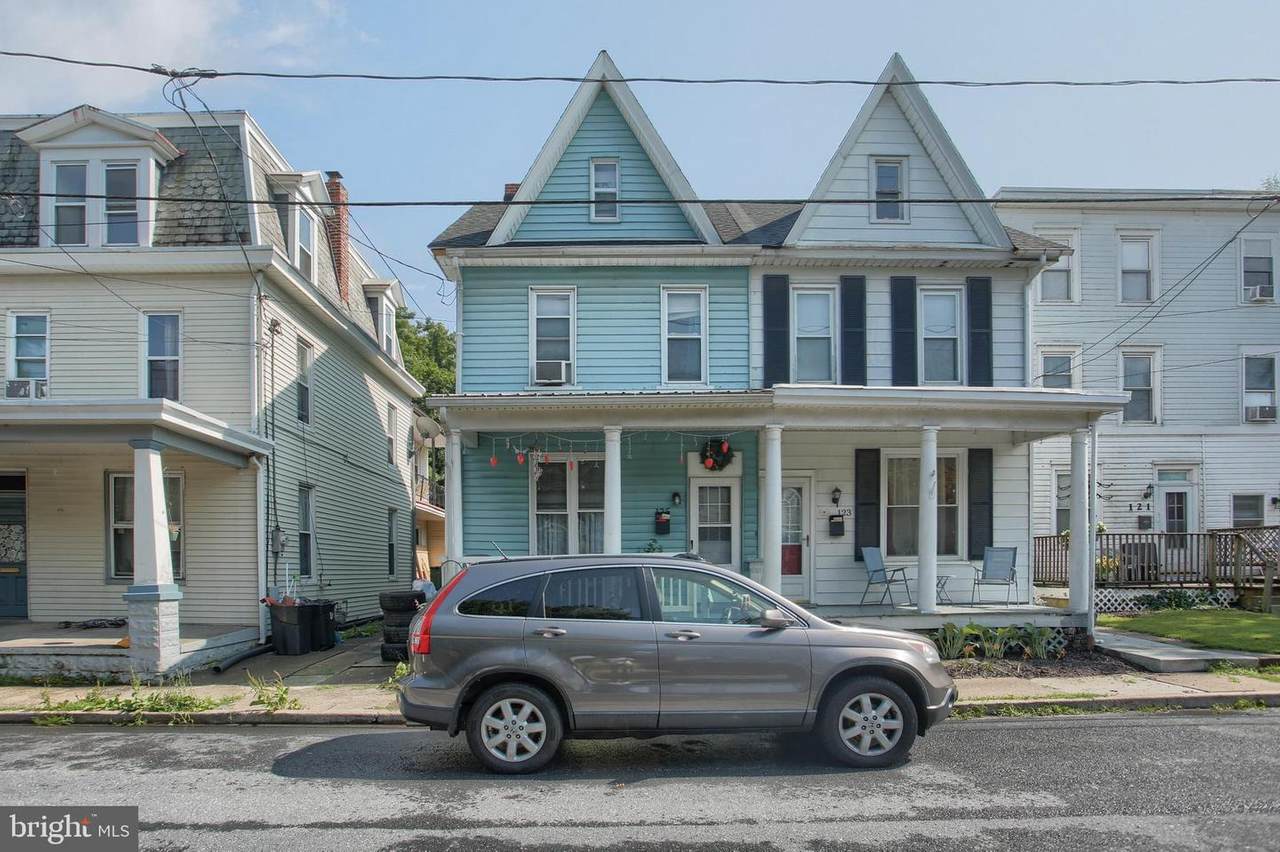 125 Lucknow Road - Photo 1
