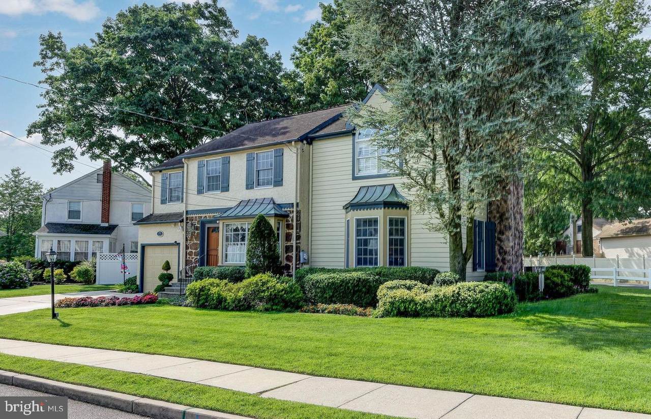 916 Mount Vernon Avenue - Photo 1