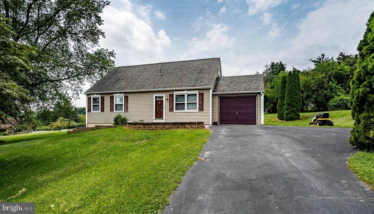 4 Crown Lane - Photo 1