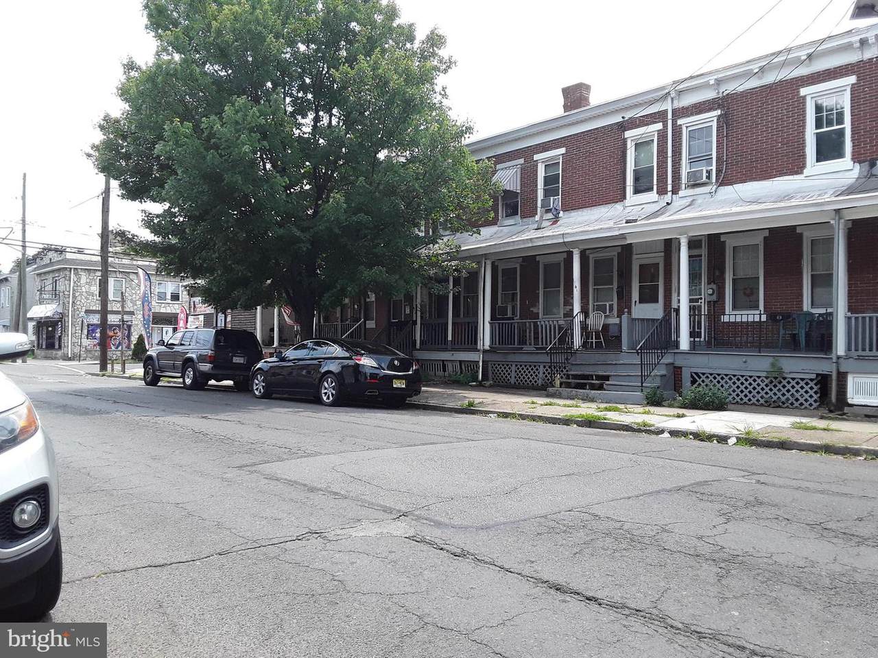 1443 Clinton Avenue - Photo 1