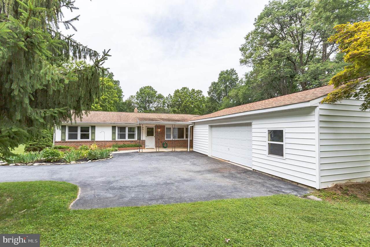 195 Campbell Circle - Photo 1