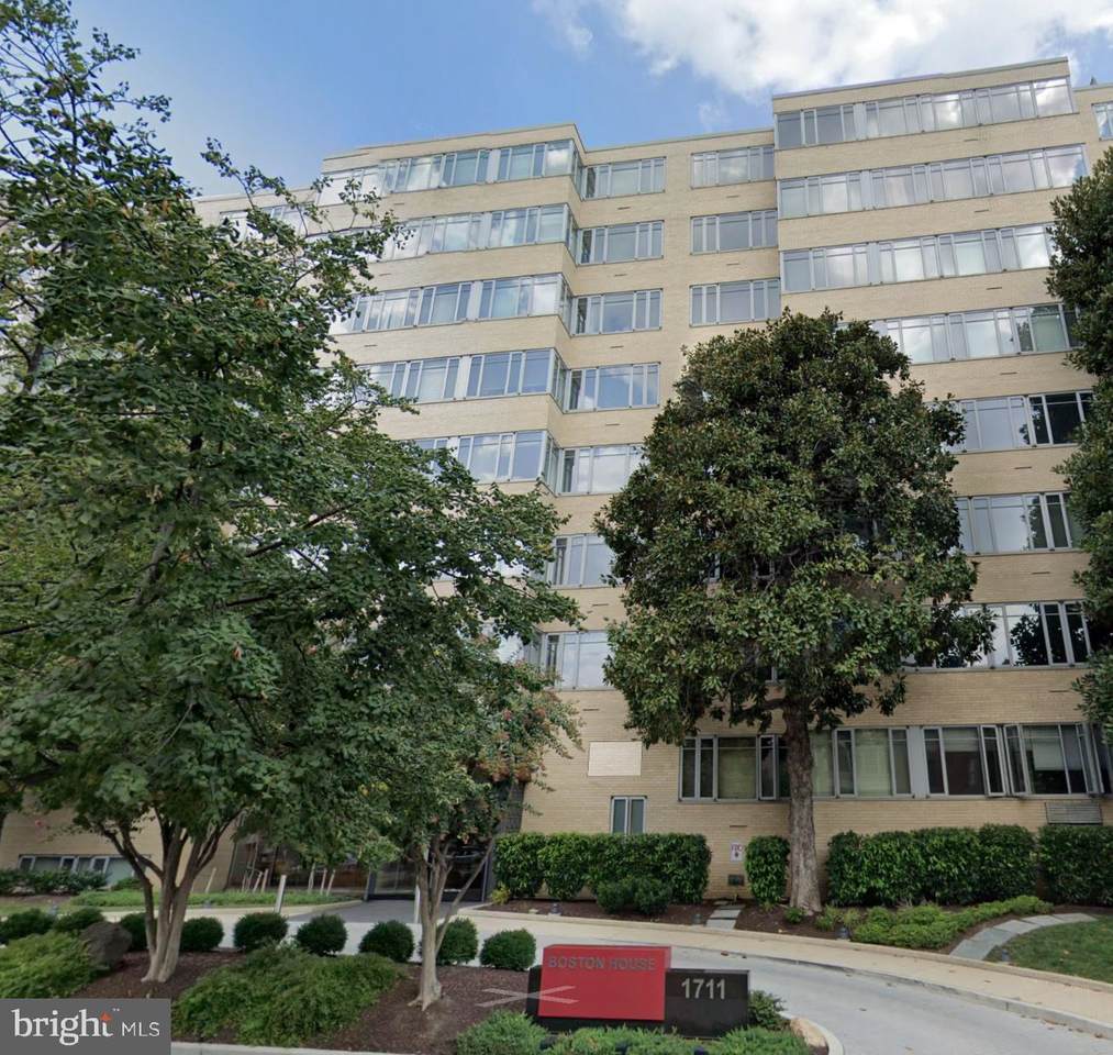 1711 Massachusetts Avenue - Photo 1
