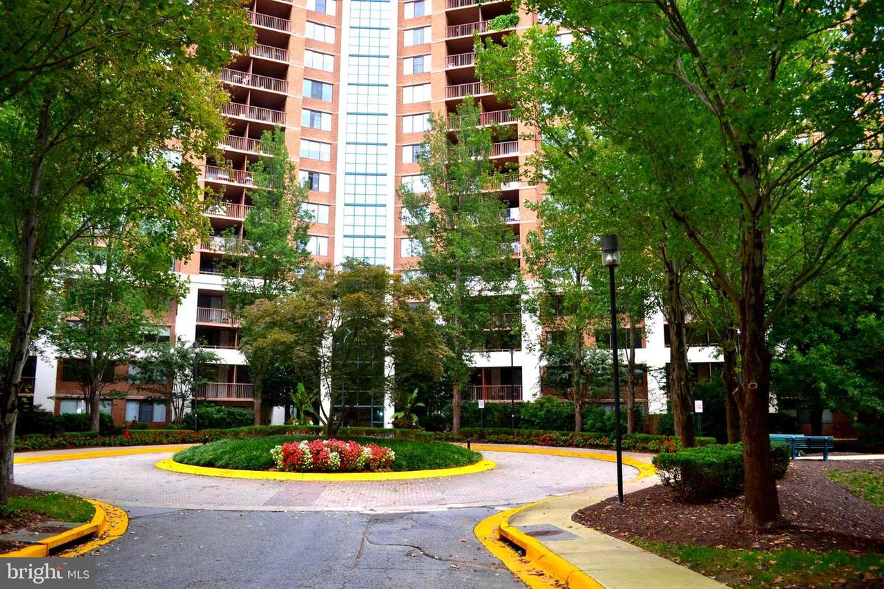 10101 Grosvenor Place - Photo 1