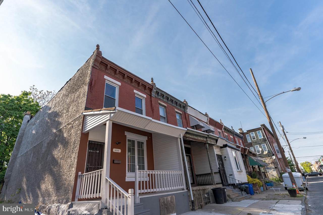 3232 Sydenham Street - Photo 1