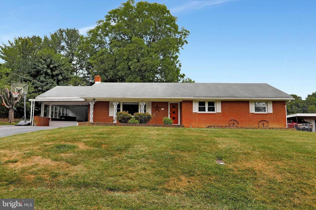 217 Lee Street - Photo 1