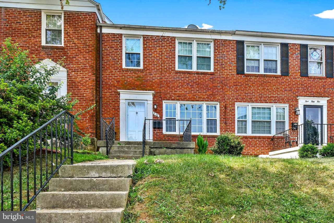 952 FAIRMOUNT AVENUE - Photo 1