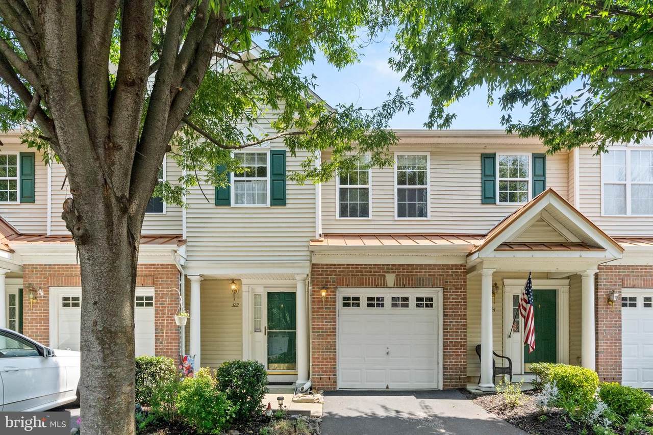 322 Amy Way - Photo 1