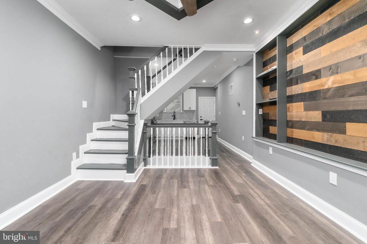 3248 Leverton Avenue - Photo 1