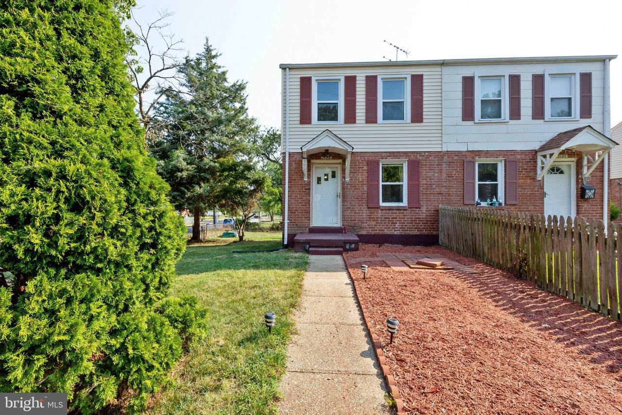 2122 Farrington Avenue - Photo 1