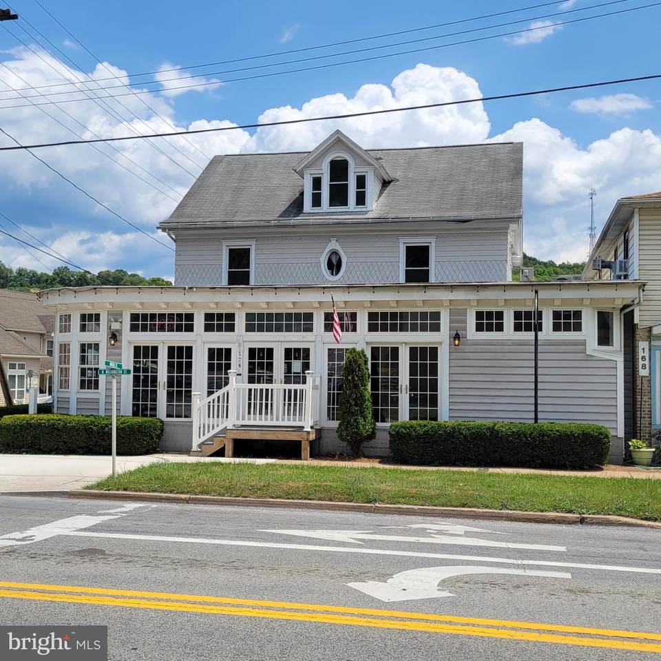 174 Washington Street - Photo 1