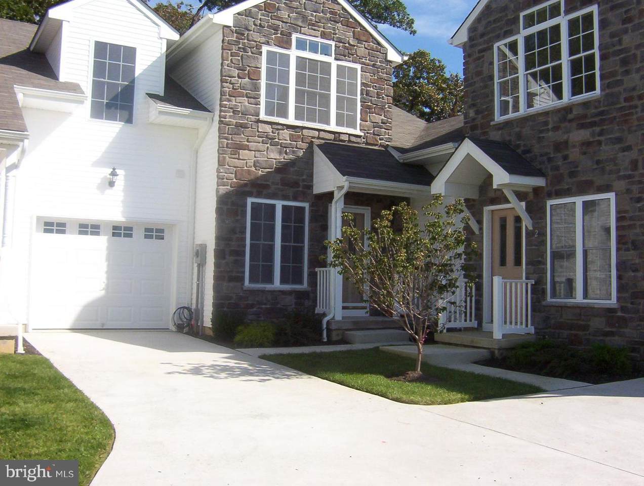 4 Charles Circle - Photo 1
