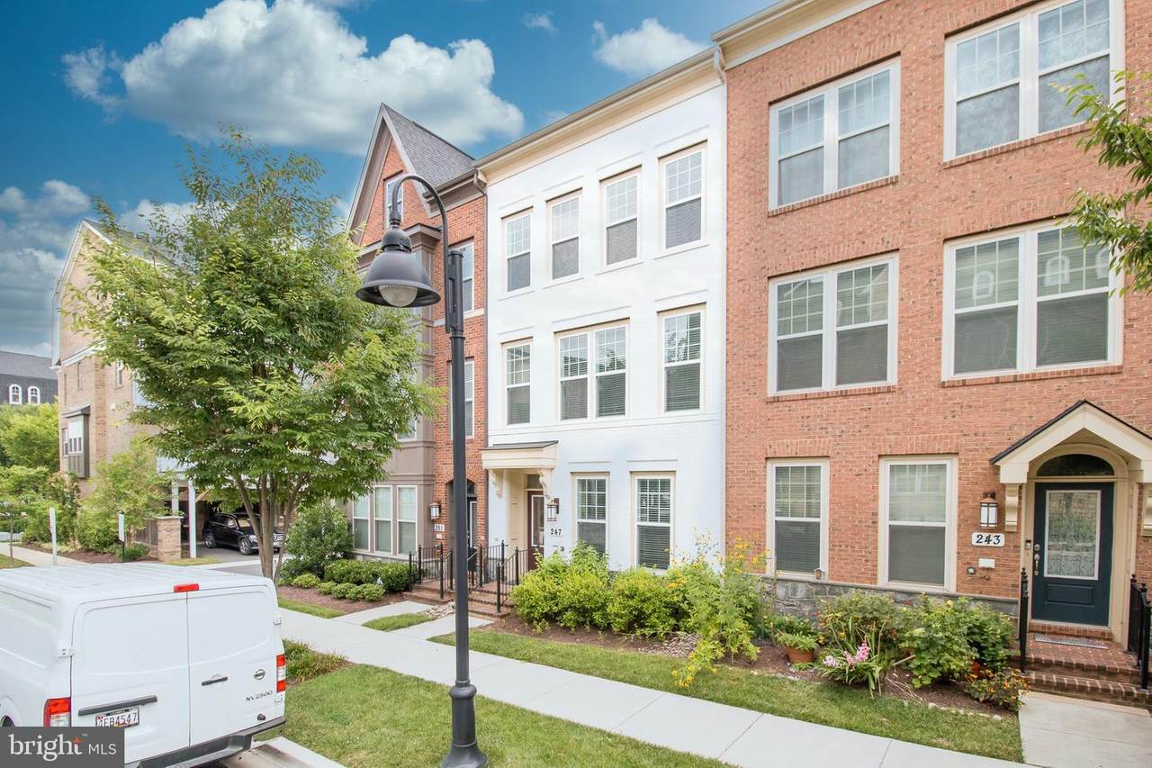 247 Baldwin Street - Photo 1