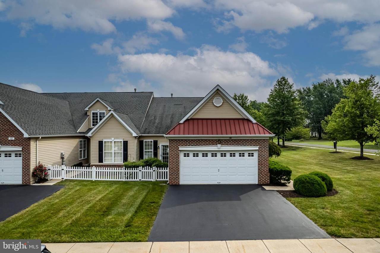 140 Dorchester Drive - Photo 1